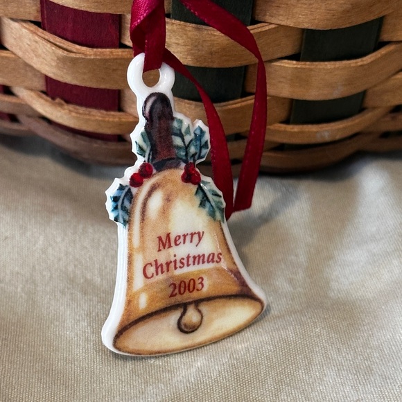 Longaberger Basket with Green Liner and Clear Protector - Picture 5 of 5